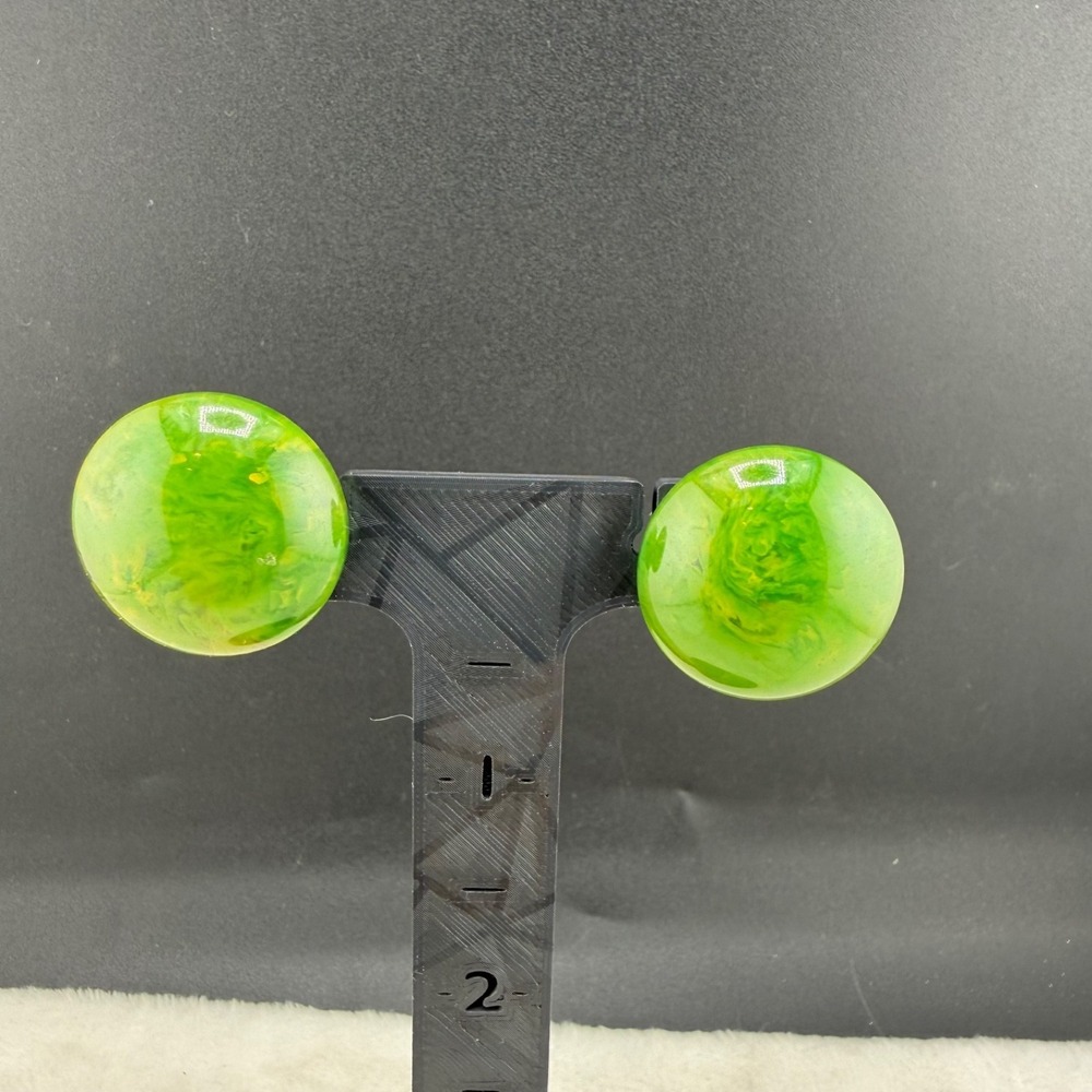 Vintage Bakelite Screw Back Earrings Green